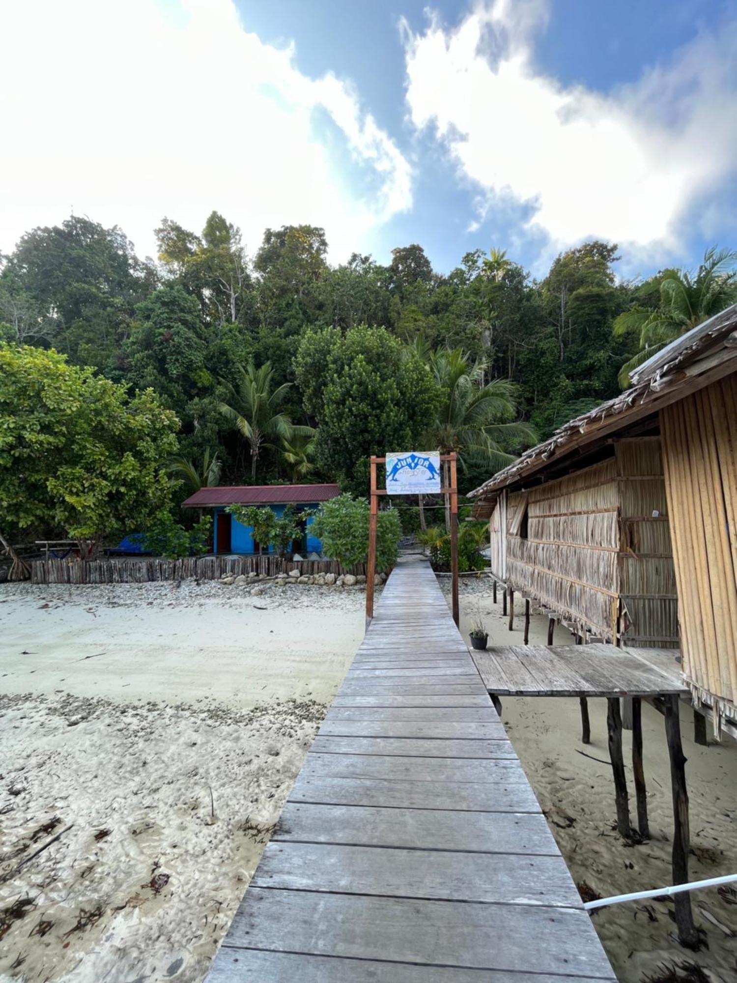 Junior Homestay Kri Ngoại thất bức ảnh