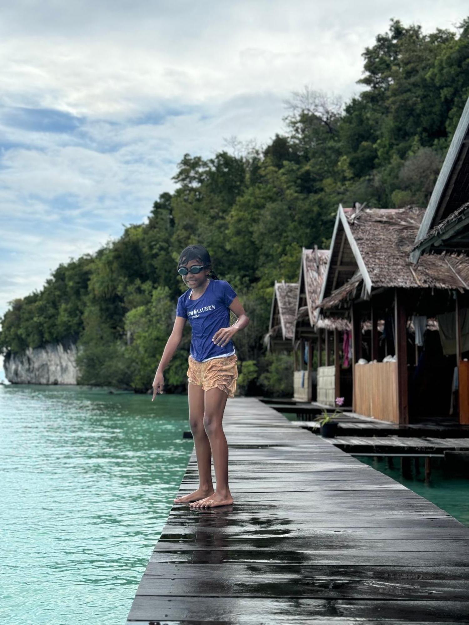 Junior Homestay Kri Ngoại thất bức ảnh