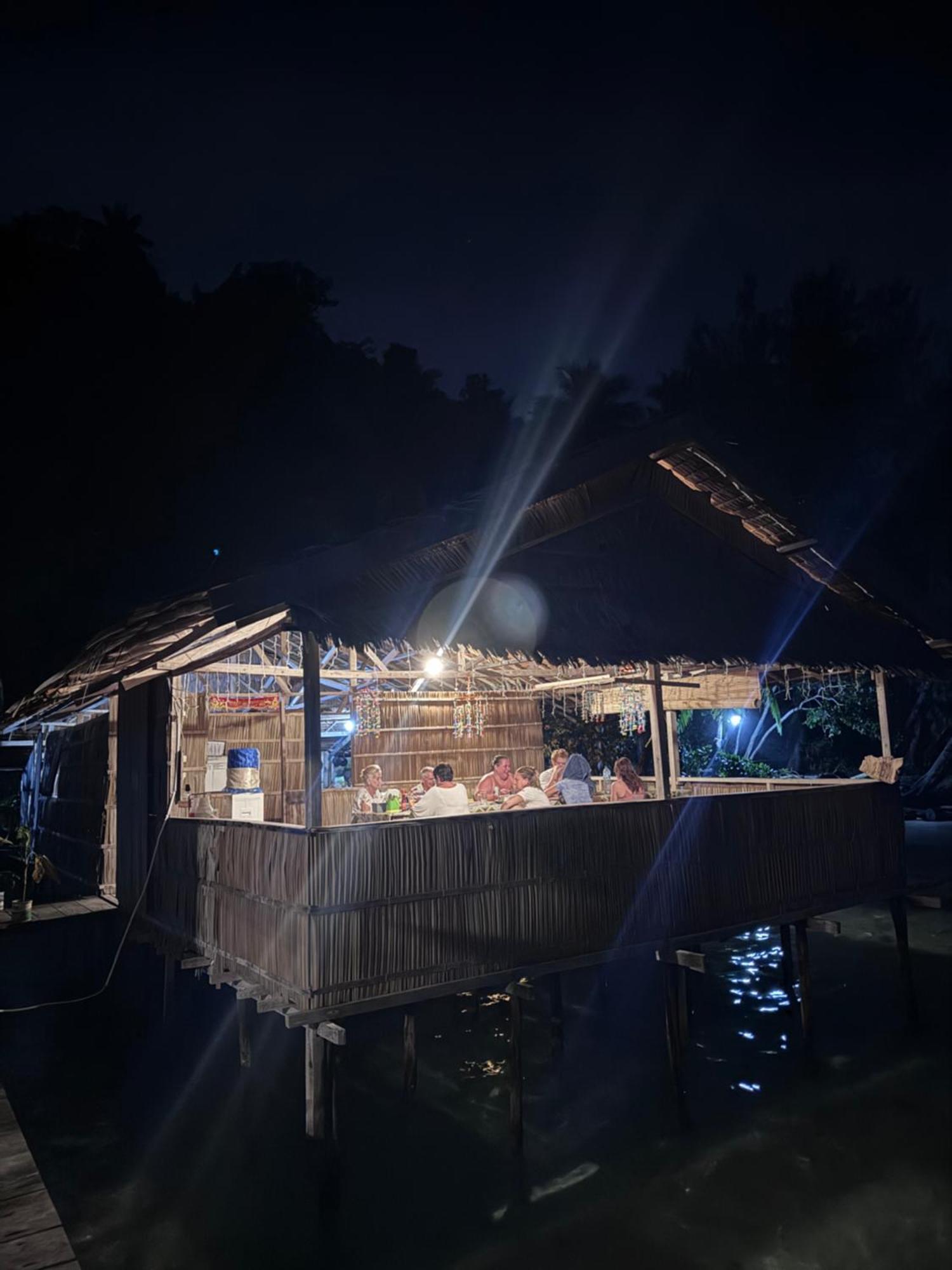 Junior Homestay Kri Ngoại thất bức ảnh