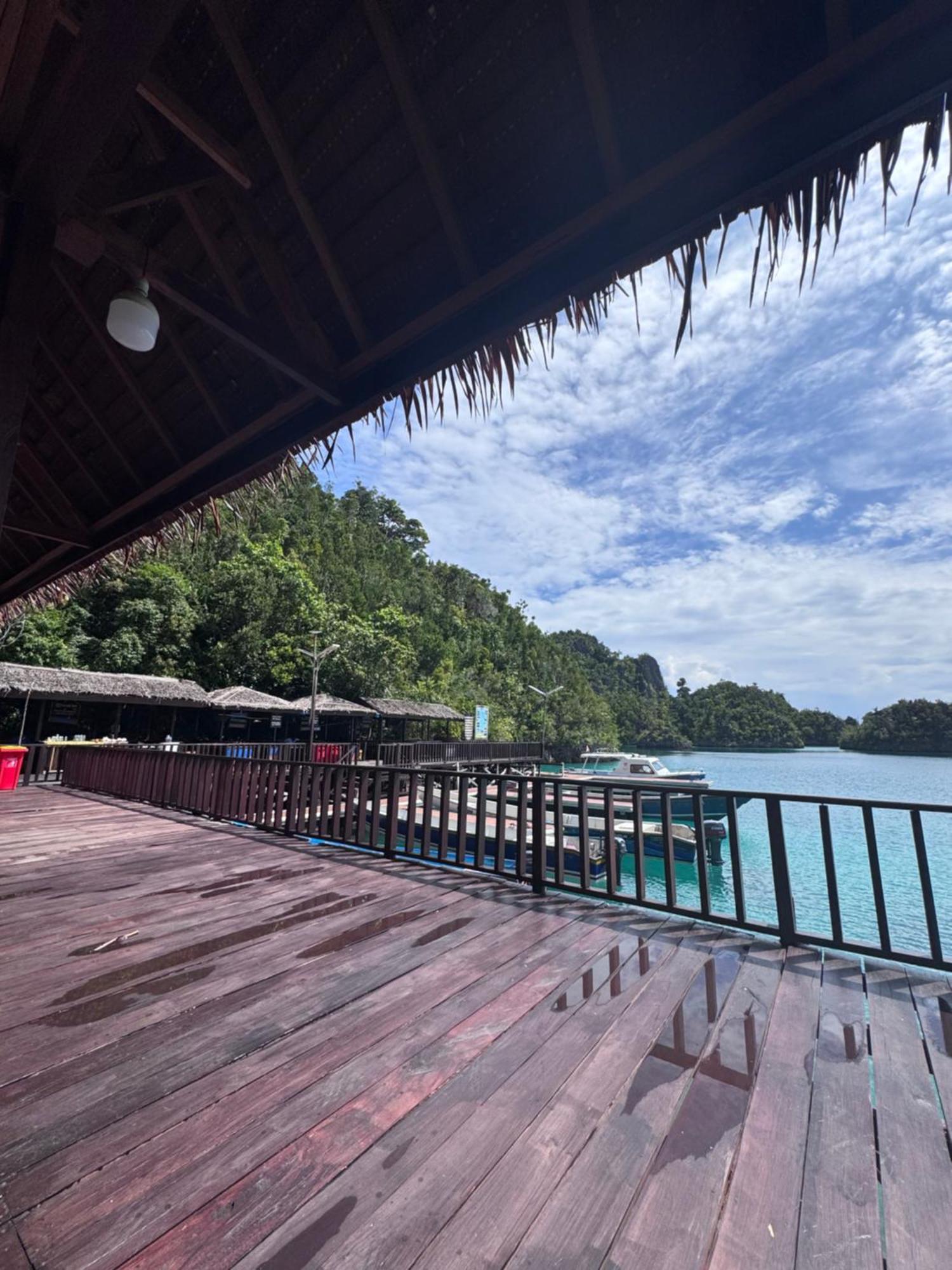 Junior Homestay Kri Ngoại thất bức ảnh