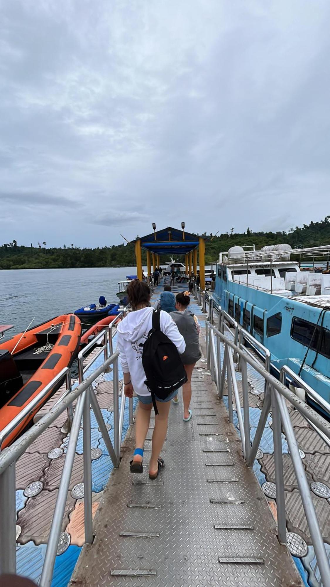 Junior Homestay Kri Ngoại thất bức ảnh